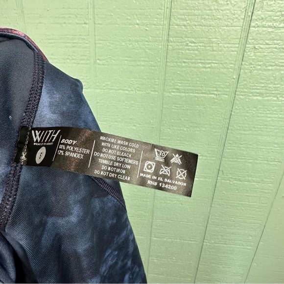 NWT Peloton Multicolor Reversible Leggings Size Small - Picture 7 of 9